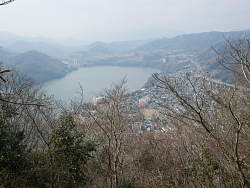 市街地と相模湖