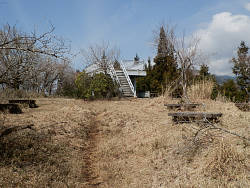 山頂と展望台