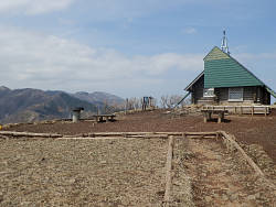 三ノ塔山頂(手前から)
