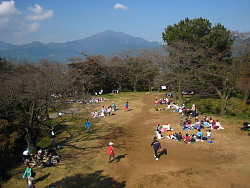 展望台から見た大山方面と山頂