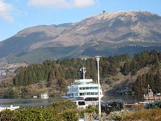 芦ノ湖畔からの駒ヶ岳