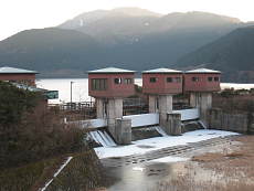 湖尻水門