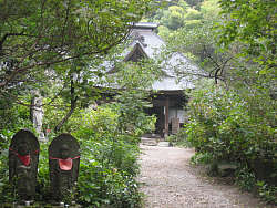 手前から阿弥陀寺