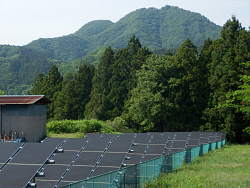 県道に出る辺りから石砂山