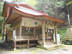 軍刀利神社 拝殿