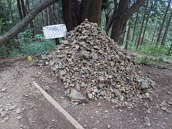 塚の全景