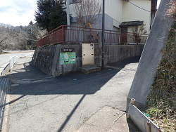 道路からの入口