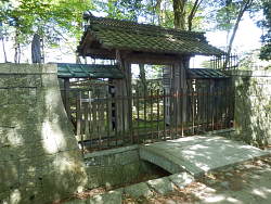 信長公の廟所