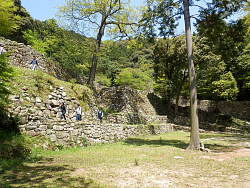 登りに見た秀吉邸址を
