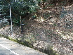 旧大宰府町道、城門口から車道に出た場所