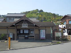 御室仁和寺駅前から雙ヶ岡の一ノ丘を