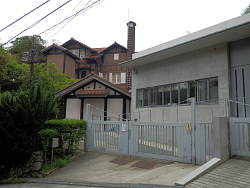 山荘美術館の裏